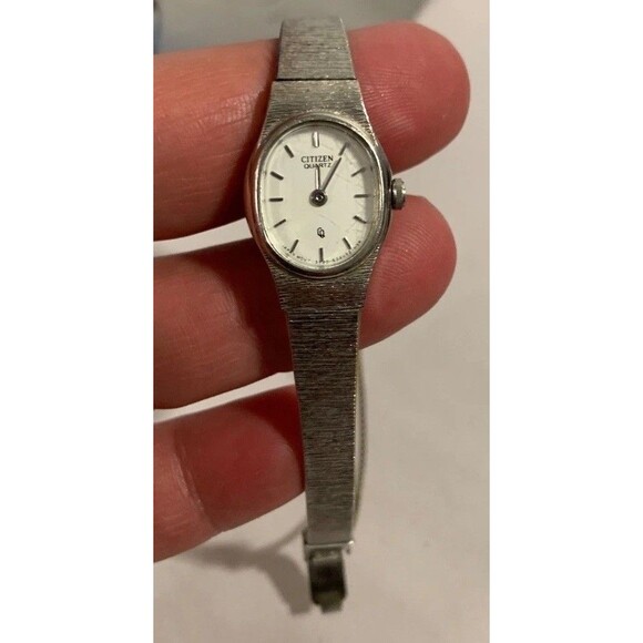 Vintage CITIZEN QQ 3220-S09532 Quartz Women\'s Watch Sz. 6 New Battery main image 4